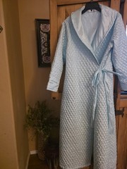 Large Ice Blue Quilted Vintage Robe Madison Studios Granny Trad EXCELLENT