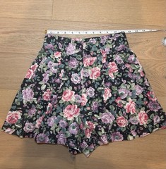 Vintage 1980s-1990s Made In The Shade Women’s Floral Shorts Size 7