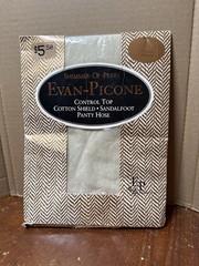 Evan-Picone Women’s Shimmer Of Pearl Vanilla Medium Control Top Pantyhose – NOS