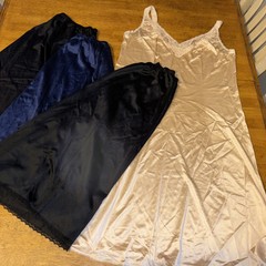 Vintage Women’s Lot Of4 Slips Satin / Lace Assorted 3 Half 1 Full Size Large