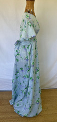 Lovely flowing vintage 70s floral maxi tea dress