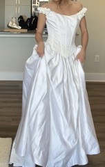 BEAUTIFUL Vintage 1990s Basque Waist Moonlight Wedding Dress Fits Like A 6