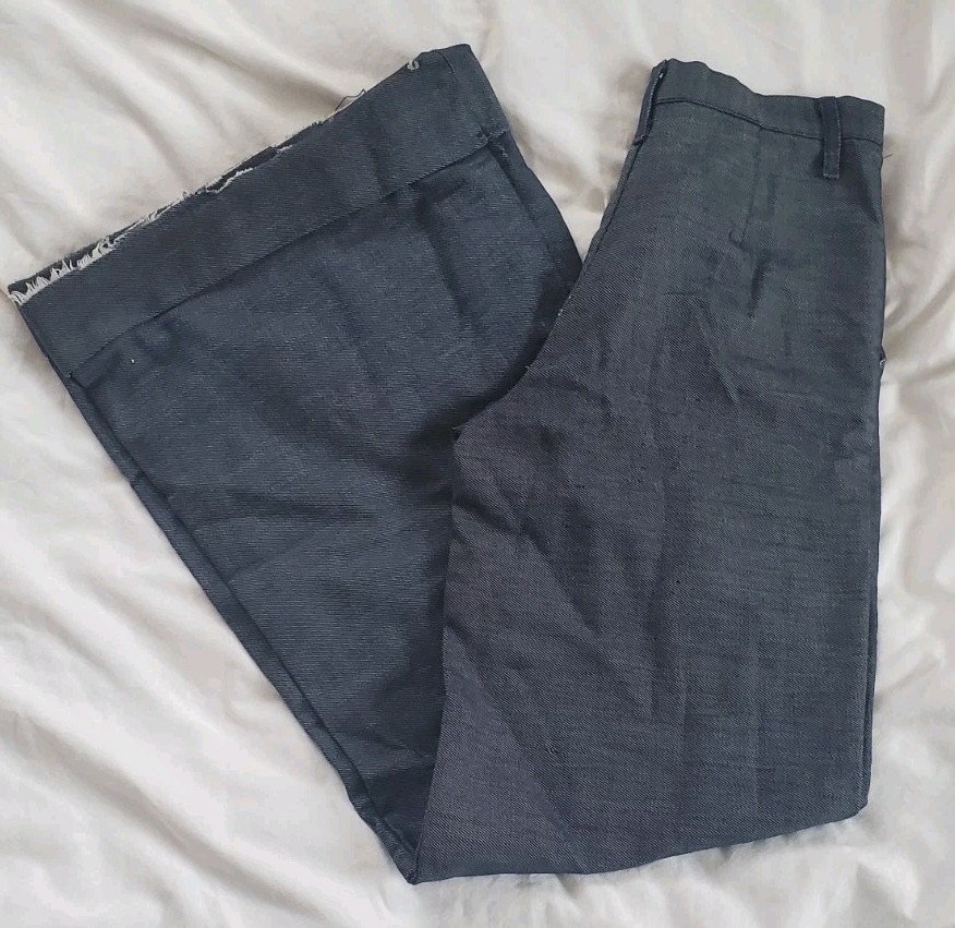 Vtg 1970s Women’s 26″x31″ Cuffed Bell Bottom Pants Blue Polyester/Cotton Blend