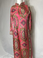Vintage Long Pink W Accent Med Sized Dress No Tags 17 Inches Pit To Pit 49.5 L