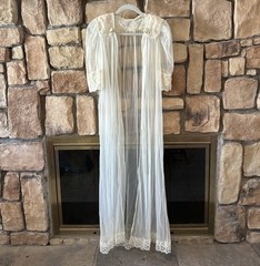 True VTG 50s/60s Maxi Slip Dress Robe Ivory Lace Beaded Half Sleeve Womens S/M