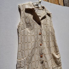 Vintage 1960s 1970s Mod Sleeveless Shift Dress Cream Tan Textured Geometric Knit
