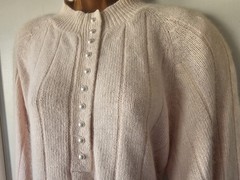 VENEZIA Vintage 80′ Silk Angora Blend Pearl Buttons Henley Sweater. Size 22/24