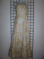 VINTAGE HOUSE OF BIANCHI 🌸 4 / 6 / 34″ BUST MAX==SWEET FLORAL MAXI DRESS