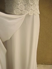 Vintage Daymor Couture C.Mercedes Ferreira beige embroider overlay long gown 12