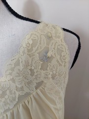 VTG Shadow Line Peignoir Set Gown & Robe Butter Yellow Rose Buds Lace Maxi M 70s
