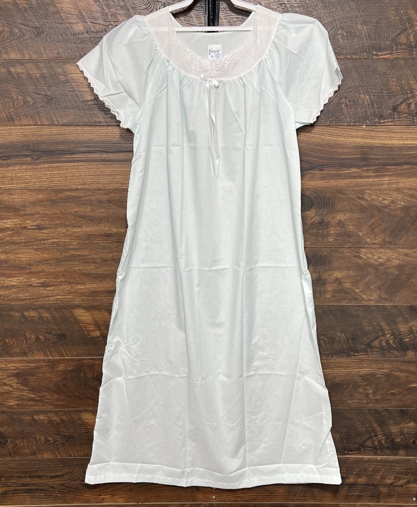 VGT Carole Night Gown Med Long BlueGrandma Cottage Core Pleasant Lightweight USA