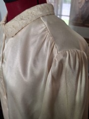 Jessica’s Gunnies Of San Francisco Creme Brulee Slipper Satin Blouse Small