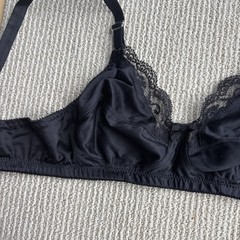 Vintage The Lovable Company Bra 36B Black Satin Polyester Wireless Bra