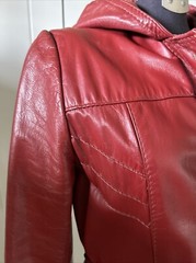 Vintage 1970’s Argentine Burgundy Leather Coat W/ Hood And Quilted Lining 13/14