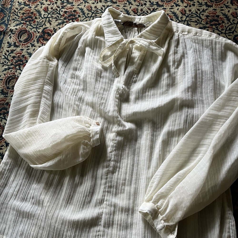 Liz Claiborne 1980s ivory blouse long sleeve romantic poetcore gauze boho READ