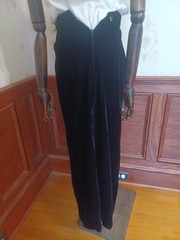 Vintage 1970s/1980s Intuitions Union-Made Black Velvet Gothic Maxi-skirt