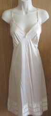 vtg 70s SEARS 84155 BEIGE NYLON LACEY full slip SISSY size 38 bust 42″ USA