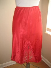 MAIDENFORM CHANTILLY Red Polyester Half Slip, Front or Back Lace Slit – Size S