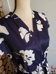 Tabby of California Vintage Retro Navy Blue Hawaiian Floral Pleated Dress 10