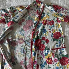 VTG Cotton Bathrobe~Floral~Red Rose Garden~Maxi-Length~Satin Trim Loungewear EUC