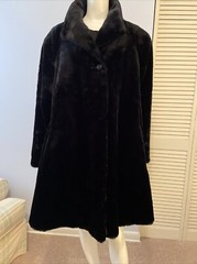 Gorgeous Chic Mariel Vintage Faux Fur Black Coat Pockets Lined Collared