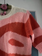 1970s Peach and Pink Psychedelic Swirl Pullover sweater
