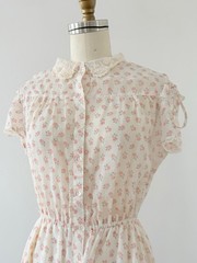 70s Rosebud Floral Midi Dress Pointed Lace Collar/Flutter Sleeve Prairie Cottage