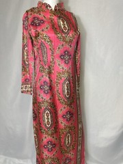 Vintage Long Pink W Accent Med Sized Dress No Tags 17 Inches Pit To Pit 49.5 L