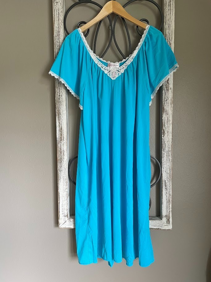 Shadowline Vintage Nightgown,Cottagecore Midnight Sundress, Farmhouse nighty NWT