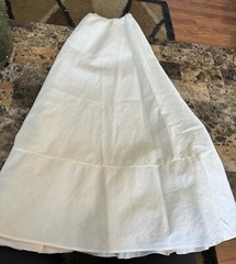 VINTAGE RUFFLED PETTI COAT / HALF SLIP! WAIST 14-16 ACROSS LEGNTH 29.