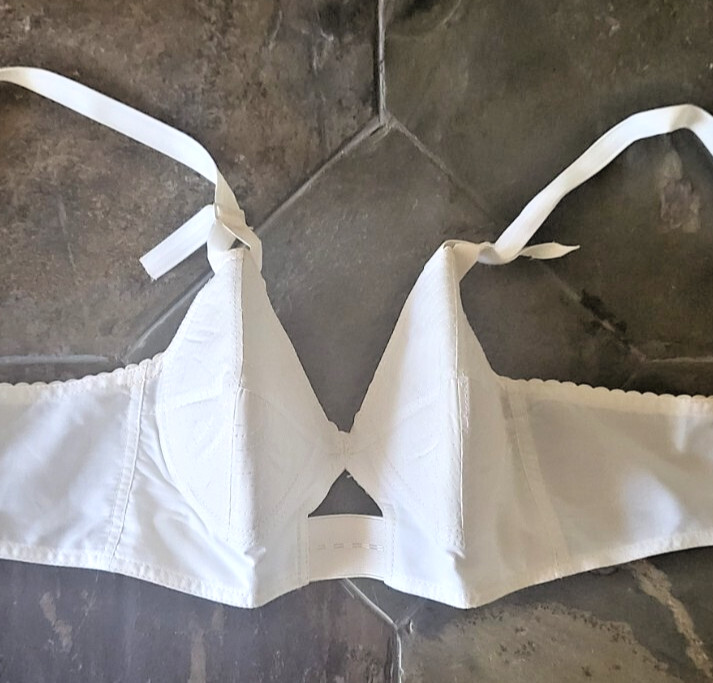 32A Vintage Exquisite Form Circl-O-Form Wireless Pointy Stiff Cups Bra 4472
