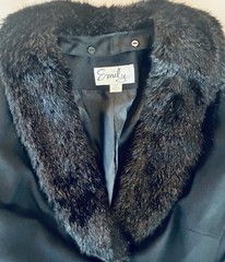 Vintage Women’s Black Blazer Jacket with a Faux Fur Collar Size 16