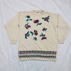 Vintage 90s cream and purple floral embroidered knit sweater L