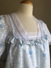 STUNNING NWOT VTG STARDUST Blue Floral White Lace 2pc Nightgown Robe Set SZ S