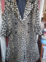 Vtg. 1960’s Sport Town Double Breasted Leopard Faux Fur Coat w/ leather trim ML