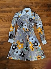 Vintage 70’s Groovy A-Line Belted Button Up Flower Dress 32 inch Bust