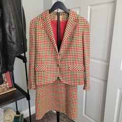 1960s Grace Ellen Harvey Women’s Tailored Red Green Plaid Skirt Suit Set Blazer