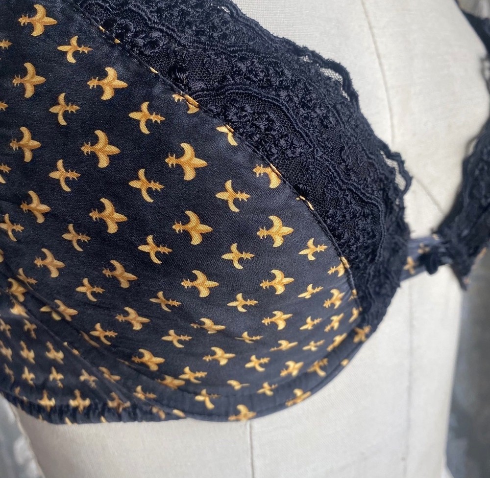 Vtg 90’s VS heart label Black & gold fleur-de-lis blaconette bras detail ! 32C