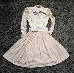Vintage 80’s Richard Warren Petites size 2 pink silk long sleeve belt dress