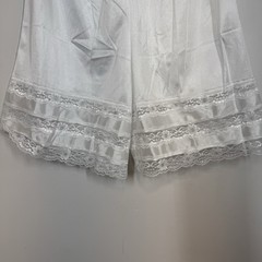 NWOT Velrose Petti Pants Sz M Short Sleep Slip Pants Lace Trim Pantaloon Snip It