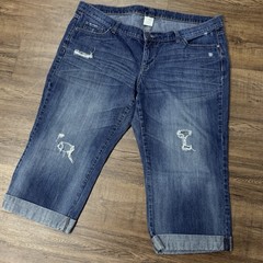 Old Navy Womens Plus Capri Blue Jeans Size 16 Y2K Dark Wash Low Rise Distressed