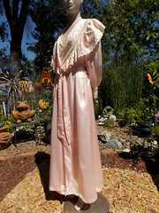 VTG LAURA ADAMS WOMENS PEACH SATIN POLYESTER LACE NIGHTGOWN & PEIGNOIR ROBE M