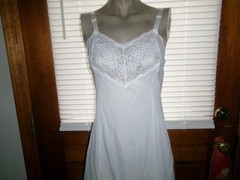 VINTAGE SLIP~LACE BUST~WHITE NYLON~ WONDER MAID SZ 34~ UNION STAMP