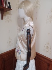 Vintage 1980s/1990s Shieh Hwa Classics Chinese Satiny Champagne Embroidered Vest