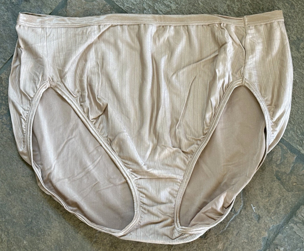 Vanity Fair 9/2XL Light Golden Silky Smooth Illumination Hi Cut Panties #13112