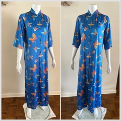 1970s Vanity Fair 2Pc Butterfly Print Nylon Hostess Set Robe Gown Petite Vintage
