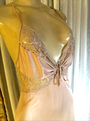 VINTAGE MAIDENFORM DREAMWEAR LINGERIE / GOWN! Taupe Sz Sm ngg