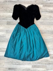 Gunne Sax Vintage 80’s Prom Party Dress Size 7/8 Black Velvet, Teal Bows