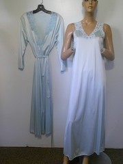 Vtg 70s VANITY FAIR Ice Blue Silky Nylon Nightgown Robe Peignoir Set Lace Trim S