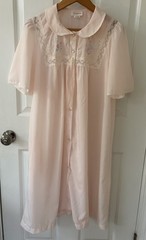 Vintage Barbizon Women Nightgown Robe M Pink Embroidered Flowers Lace Cottage